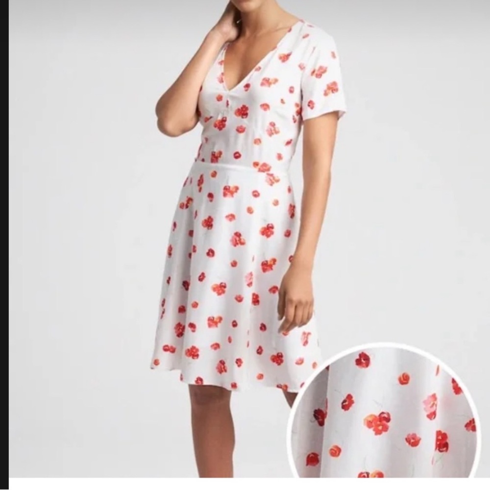 GAP white and Red Midi V-Neck summer spring women’s size 6 Easter floral, flower